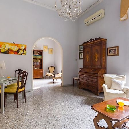 Rettifilo Family Apartment By Wonderful Italy Napoli Eksteriør billede