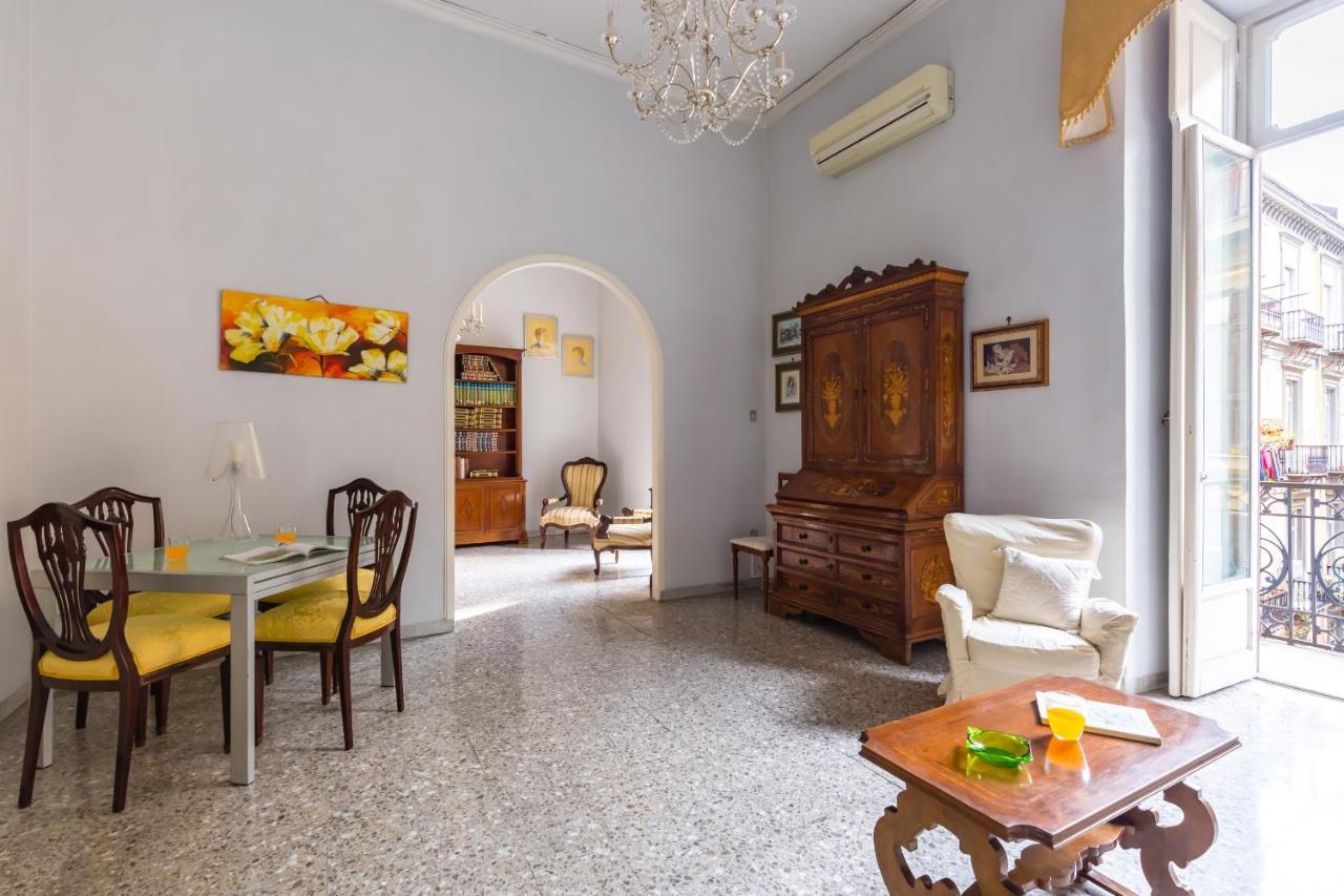 Rettifilo Family Apartment By Wonderful Italy Napoli Eksteriør billede