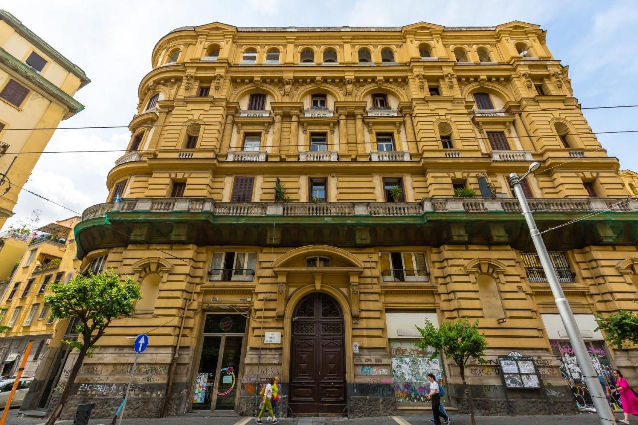 Rettifilo Family Apartment By Wonderful Italy Napoli Eksteriør billede