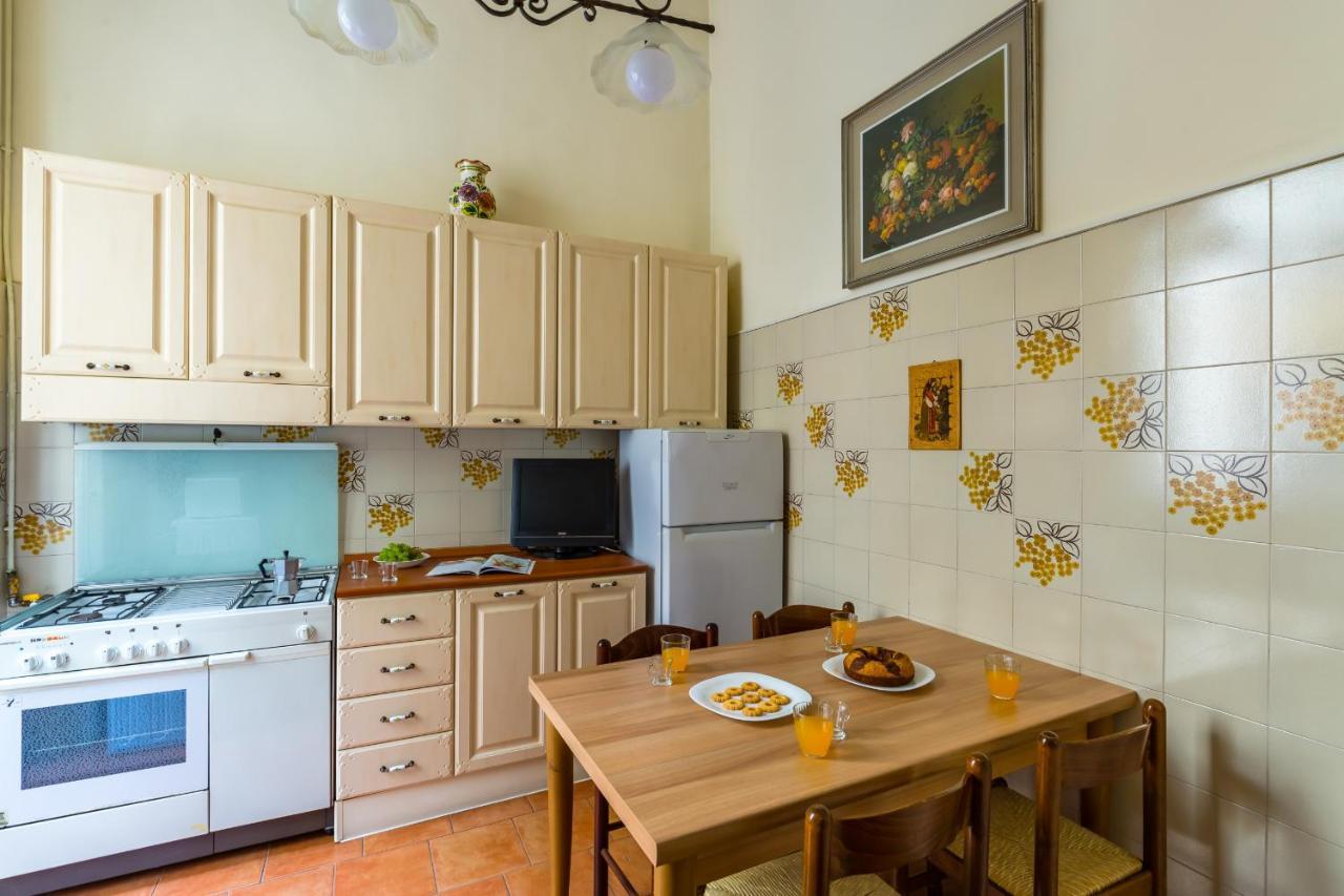 Rettifilo Family Apartment By Wonderful Italy Napoli Eksteriør billede