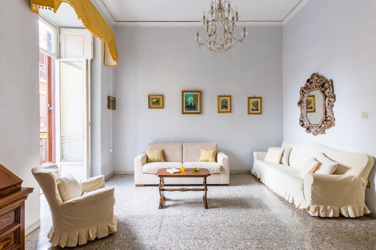 Rettifilo Family Apartment By Wonderful Italy Napoli Eksteriør billede